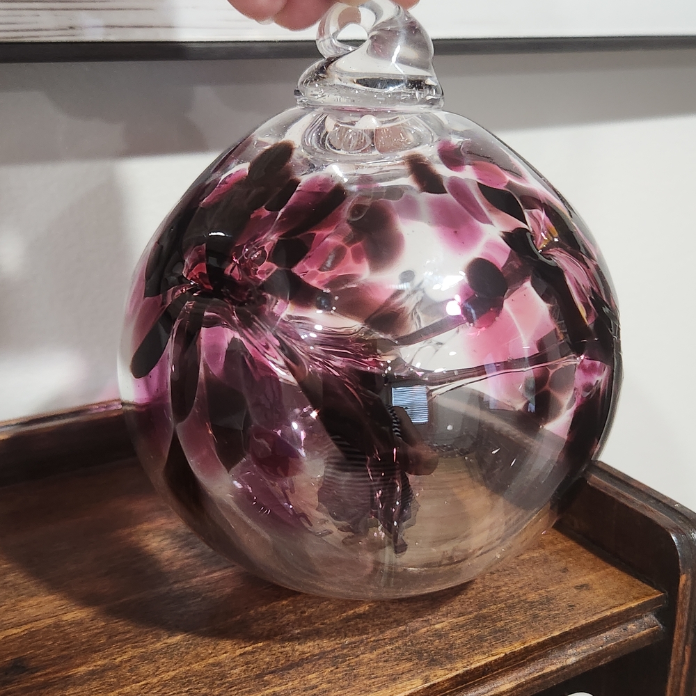 Hand Blown Art Glass Gazing Ball Purple Pink 4.5" Ornament Sun Catcher Large Exc - Picture 3 of 11